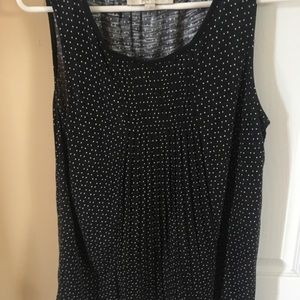 Sleeveless Pleated blouse w white dots, Loft